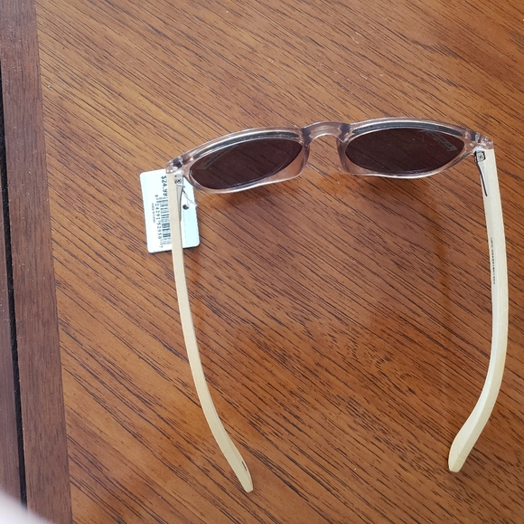 Piranha Bamboo sun glasses NWT UNISEX - Picture 10 of 10